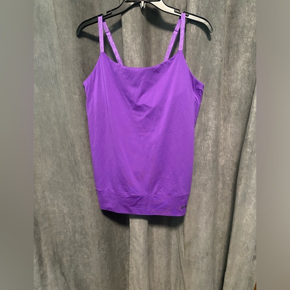 Under Armour Workout Top with Built in Bra | MEDIUM | Adjustable Straps - Picture 2 of 11